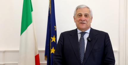 Antonio Tajani durante un incontro diplomatico