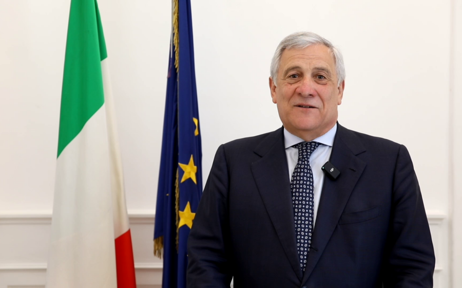 Antonio Tajani durante un incontro diplomatico