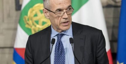 Carlo Cottarelli durante una conferenza