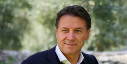Giuseppe Conte durante un evento politico