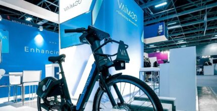 Bicicletta elettrica VAIMOO in uso
