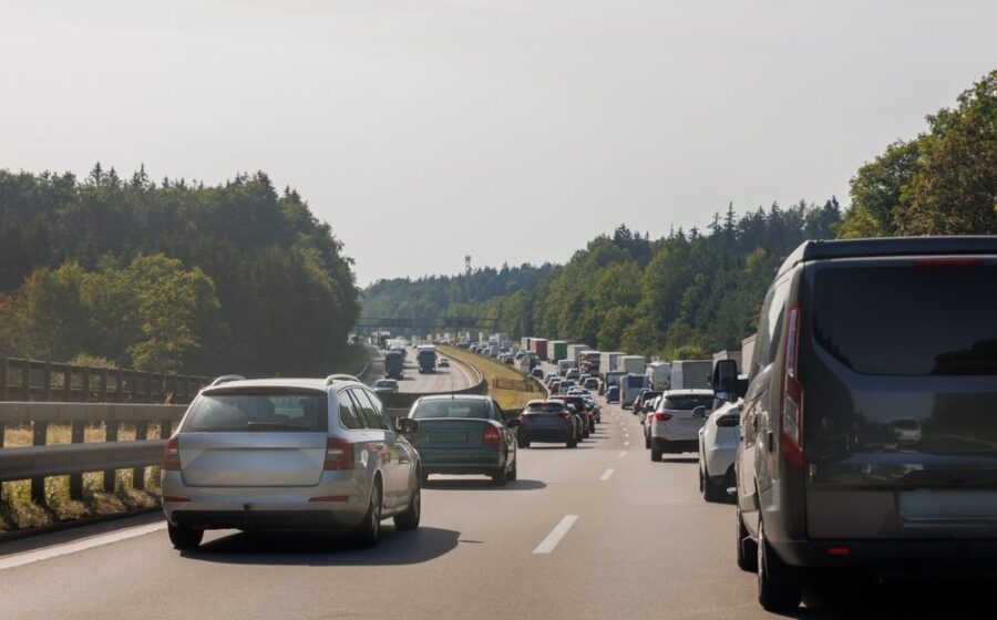 Traffico intenso durante le vacanze estive in Italia