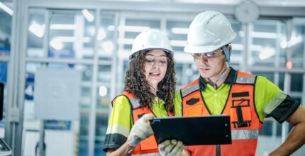 Ufficio moderno con tecnologia integrata