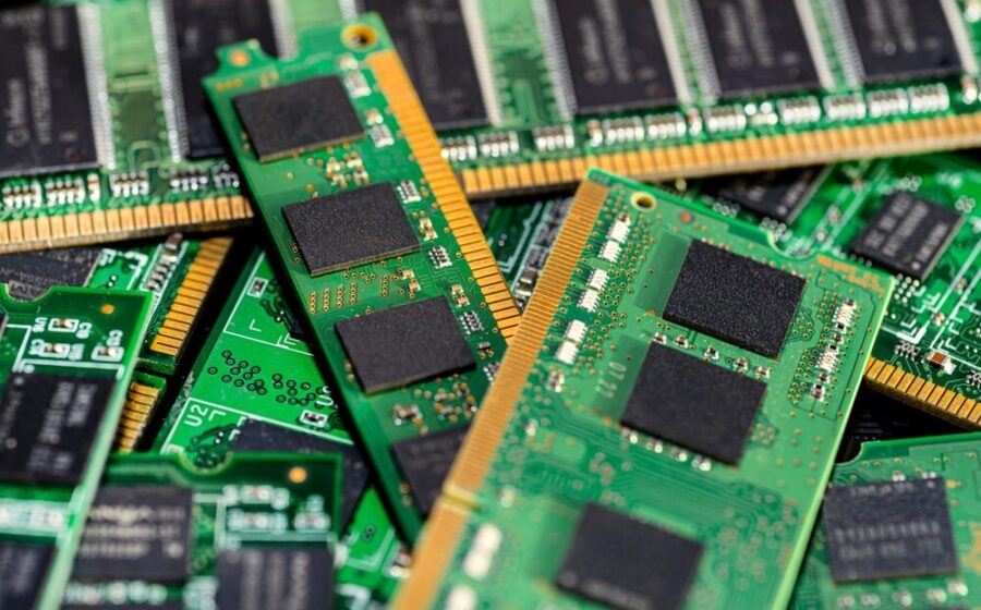 Carenza di memoria e aumento dei prezzi nel mercato tecnologico